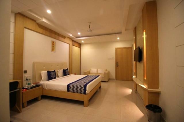 Hotel Yash Inn Mirzāpur Exterior photo