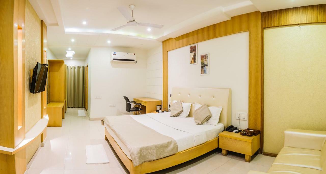 Hotel Yash Inn Mirzāpur Exterior photo